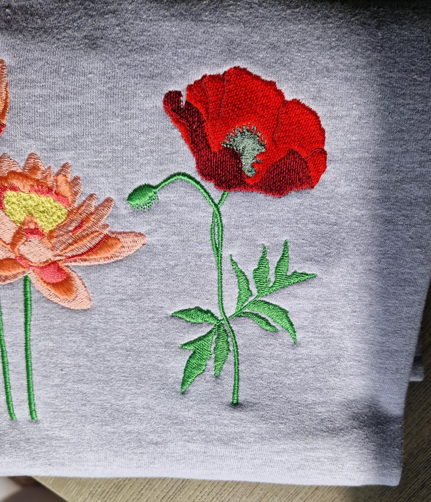 Unique Personalised Gift | Birth Month Flowers | Flowers | Personalised | Sweatshirt | Jumper | Gift | Hobby | Mother’s Day | XS - 6XL