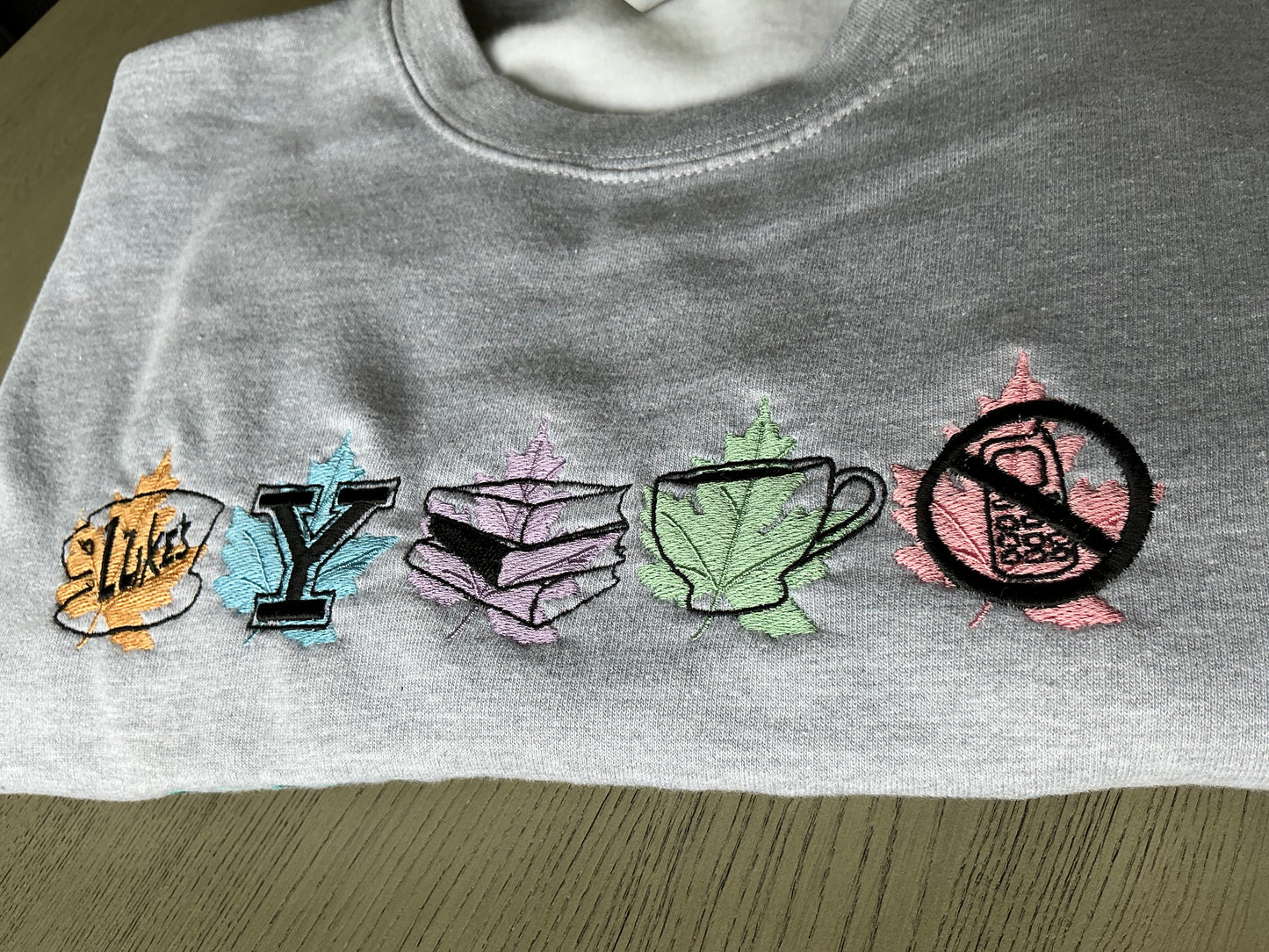 Gilmore girls Iconic Leaves Sweatshirt